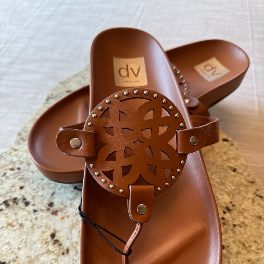 NWT DV Dolce Vita Comfortable Stylish Gotie Everyday Flat Sandal (Brown, Sz.9) - Picture 2 of 5